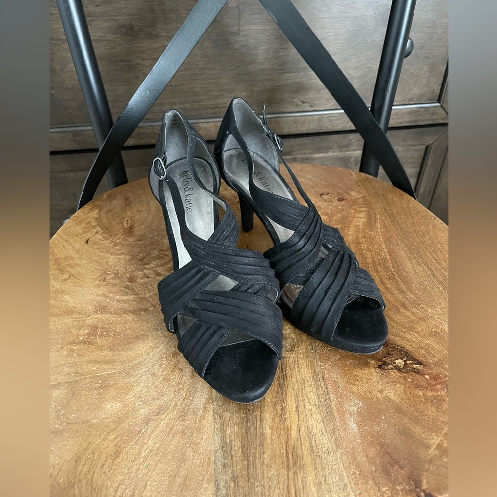 Kelly & Katie dress heels Sz 8.5M